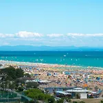 Apartment Bright Flat Close To Promenade *