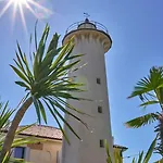 Bright Flat Close To Promenade