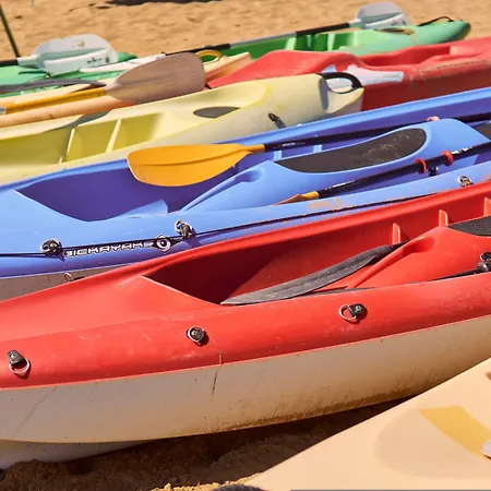 Bright Flat Close To Promenade 아파트 *