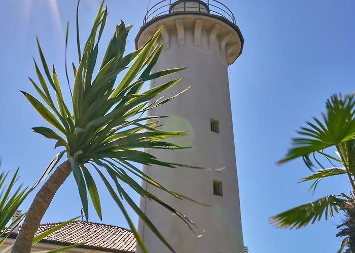 Bright Flat Close To Promenade